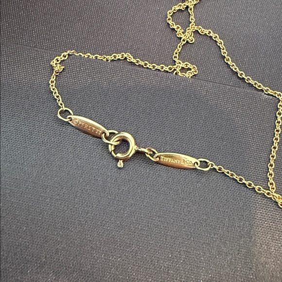 Tiffany & Co. Elsa Peretti® Open Heart Pendant in Yellow Gold 11mm - Picture 11 of 11